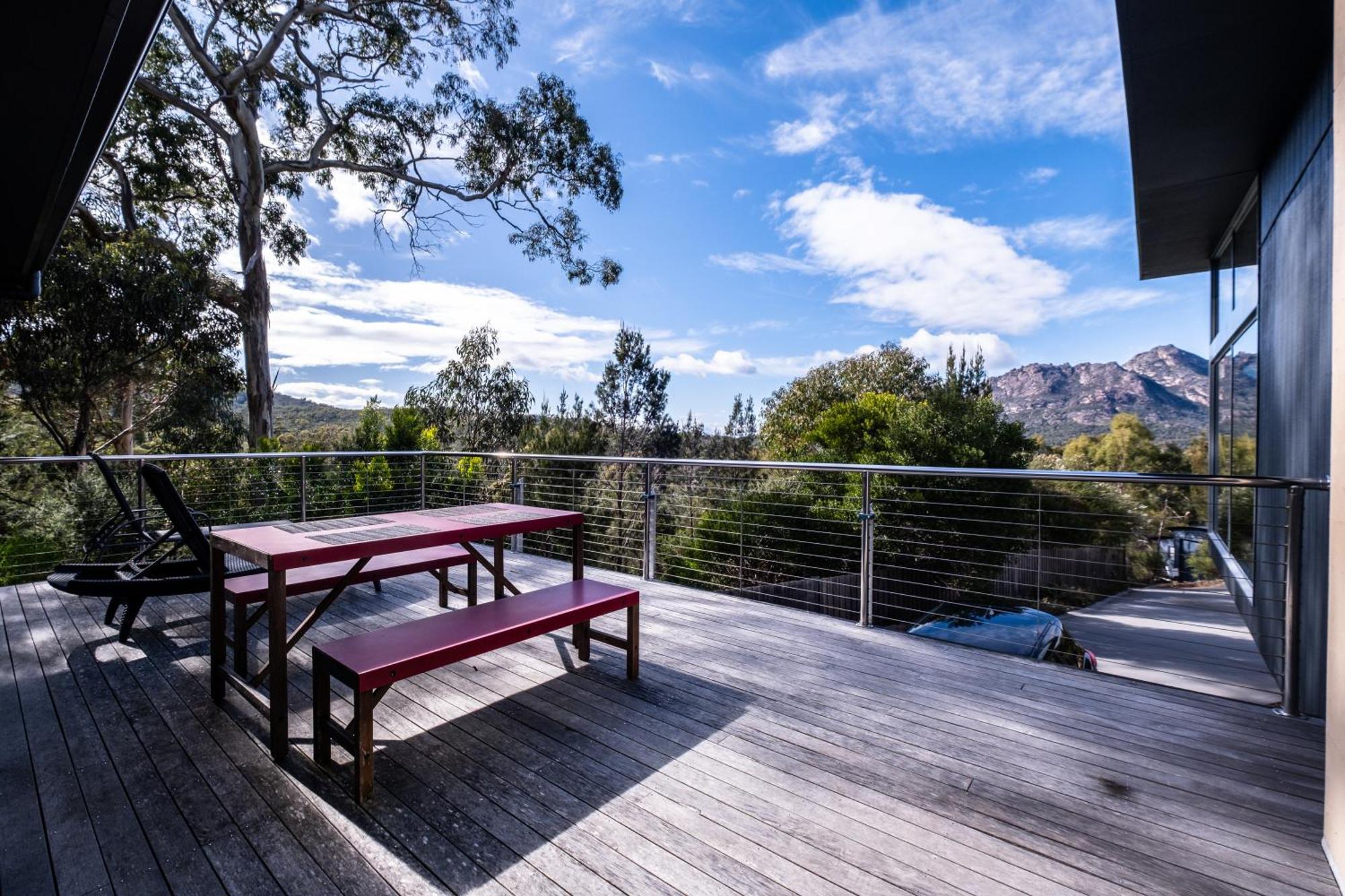 The Loft Villa Coles Bay Exterior photo